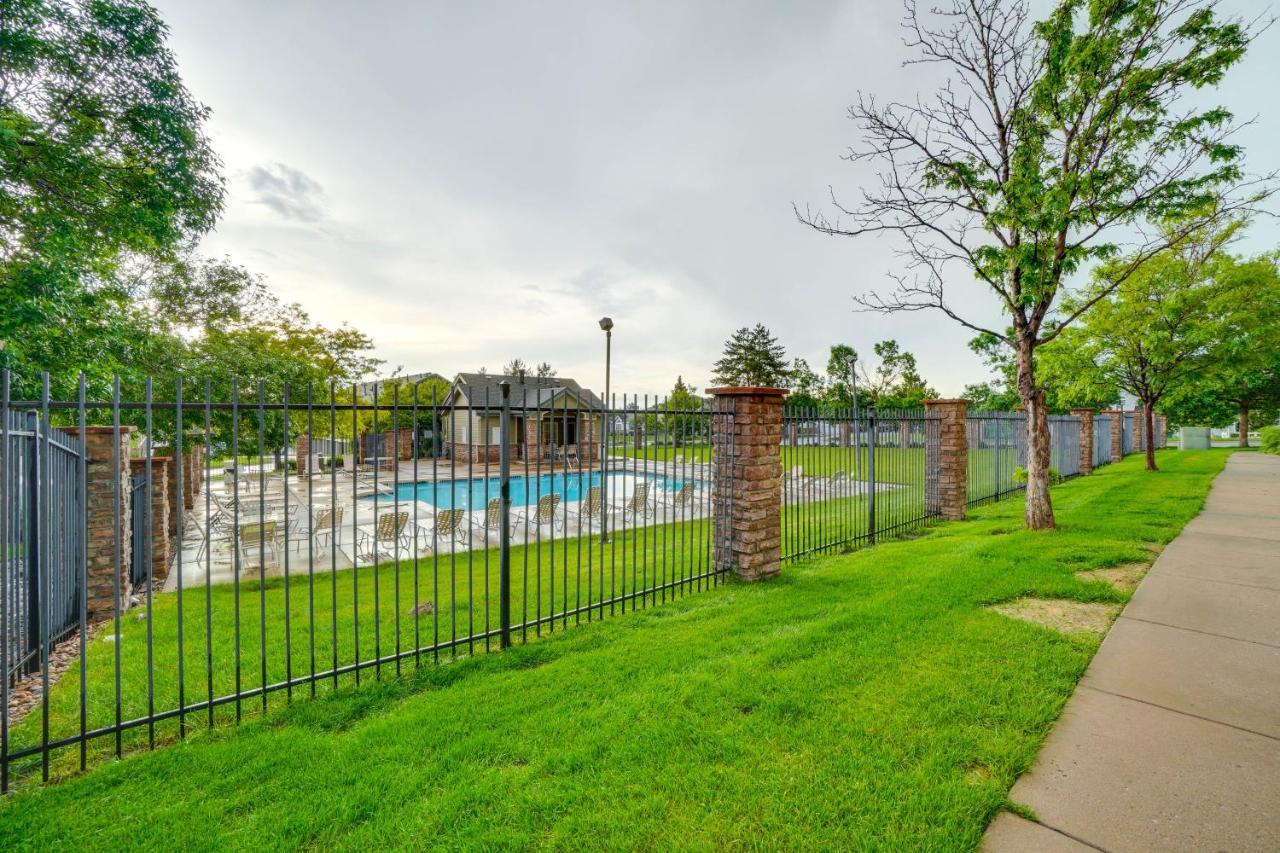 Aurora Townhome With Fireplace, 16 Mi To Dia! Exterior photo